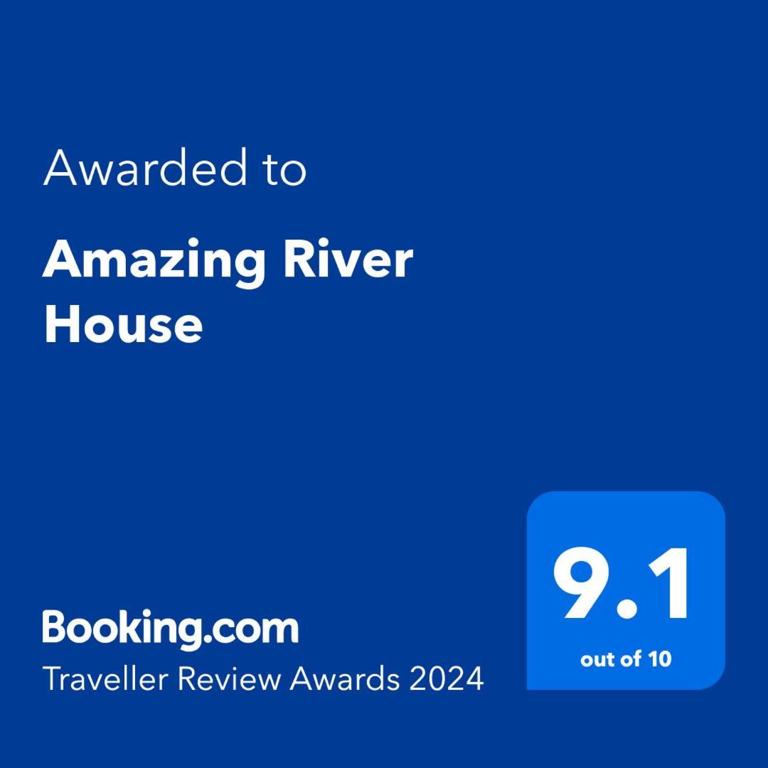Holiday home Amazing River House North Yunderup