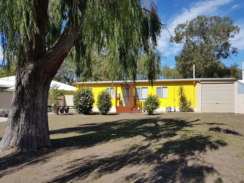 Holiday home Amazing River House North Yunderup